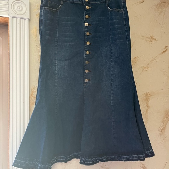 Denim skirt - Picture 1 of 4